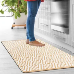 World Rug Gallery Geometric Anti-Fatigue Standing Mat -Safavieh Shop GUEST 0de100e0 0450 4bb1 89dd 482febe25bc0