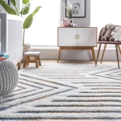 NuLOOM Bristol High-Low Geometric Tassel Area Rug 18 NuLOOM Bristol High-Low Geometric Tassel Area Rug -Safavieh Shop GUEST 1ae7c27b ca70 457b 9147 f384f8f7f23d