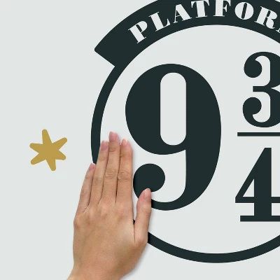 Hogwarts Express Giant Wall Decal - RoomMates 6 Hogwarts Express Giant Wall Decal - RoomMates - Image 4