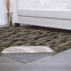 Nevlers Non-Slip Rubber And Felt Rug Pad -Safavieh Shop GUEST 5df4c42e f7b5 4c5f 93a2 4d0bd6357435