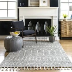 NuLOOM Novalee Woolen Modern Trellis Area Rug
