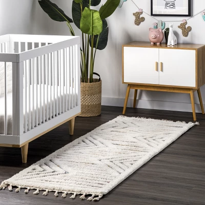 NuLOOM Bristol High-Low Geometric Tassel Area Rug 3 NuLOOM Bristol High-Low Geometric Tassel Area Rug