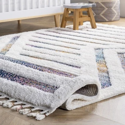 NuLOOM Bristol High-Low Geometric Tassel Area Rug 5 NuLOOM Bristol High-Low Geometric Tassel Area Rug - Image 3